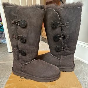 NIB Triple Bailey Button Chocolate Boot